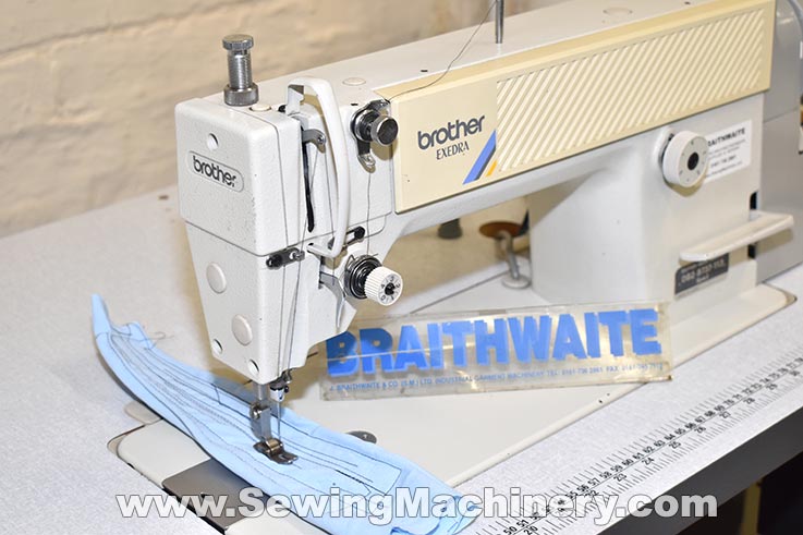 Brother B737 sewing machine with trim
