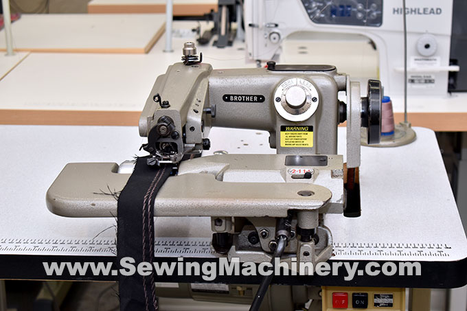 Brother blind stitch sewing machine B935