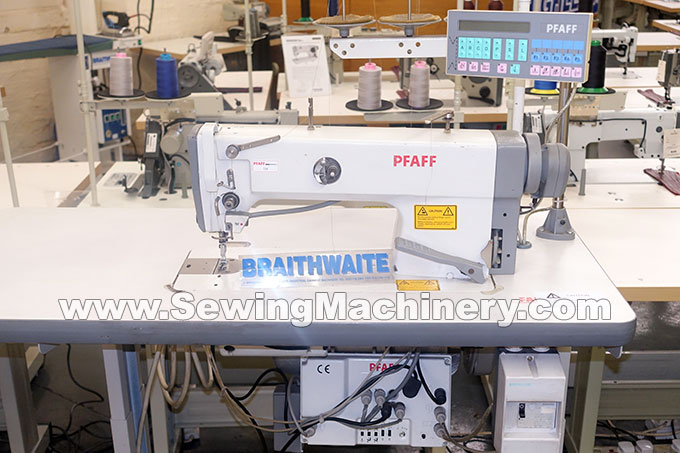 Pfaff 953 sewing machine witth automatic thread trimmer